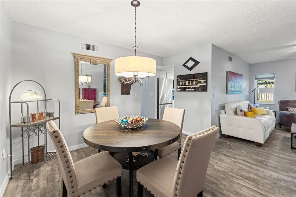 For Sale: $269,900 (2 beds, 2 baths, 1115 Square Feet)