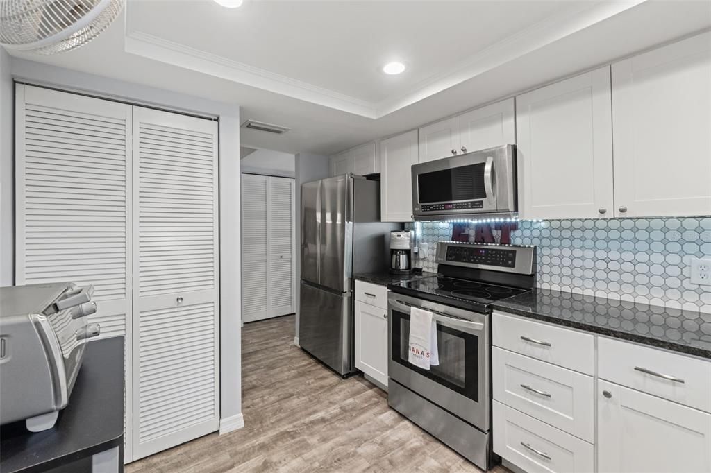 For Sale: $269,900 (2 beds, 2 baths, 1115 Square Feet)