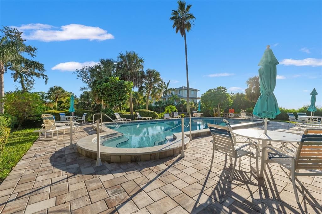 For Sale: $269,900 (2 beds, 2 baths, 1115 Square Feet)