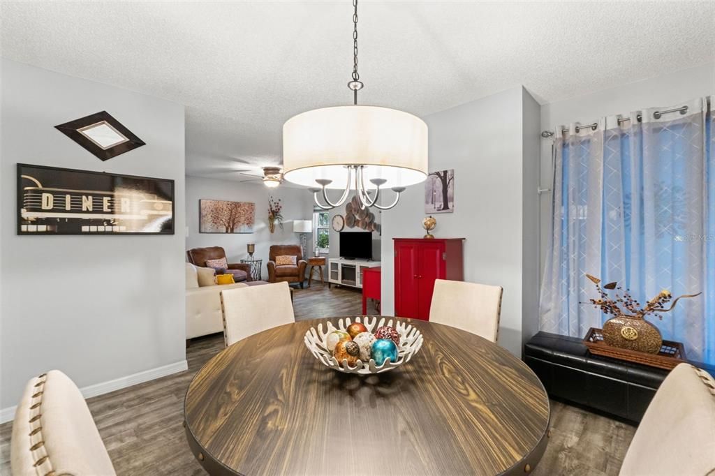 For Sale: $269,900 (2 beds, 2 baths, 1115 Square Feet)