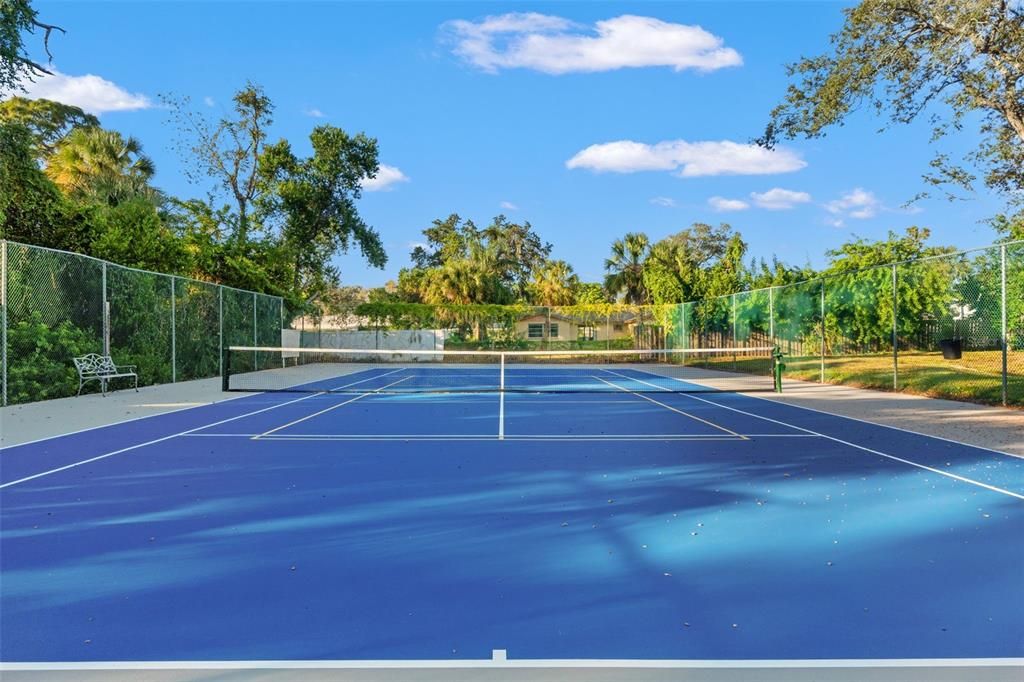 For Sale: $269,900 (2 beds, 2 baths, 1115 Square Feet)