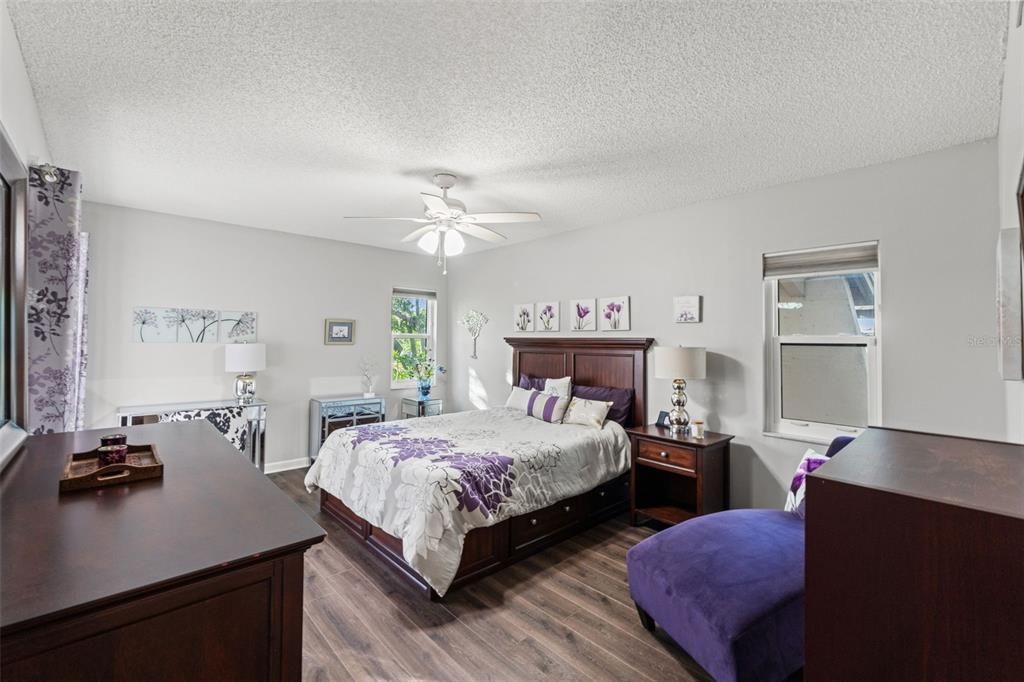 For Sale: $269,900 (2 beds, 2 baths, 1115 Square Feet)