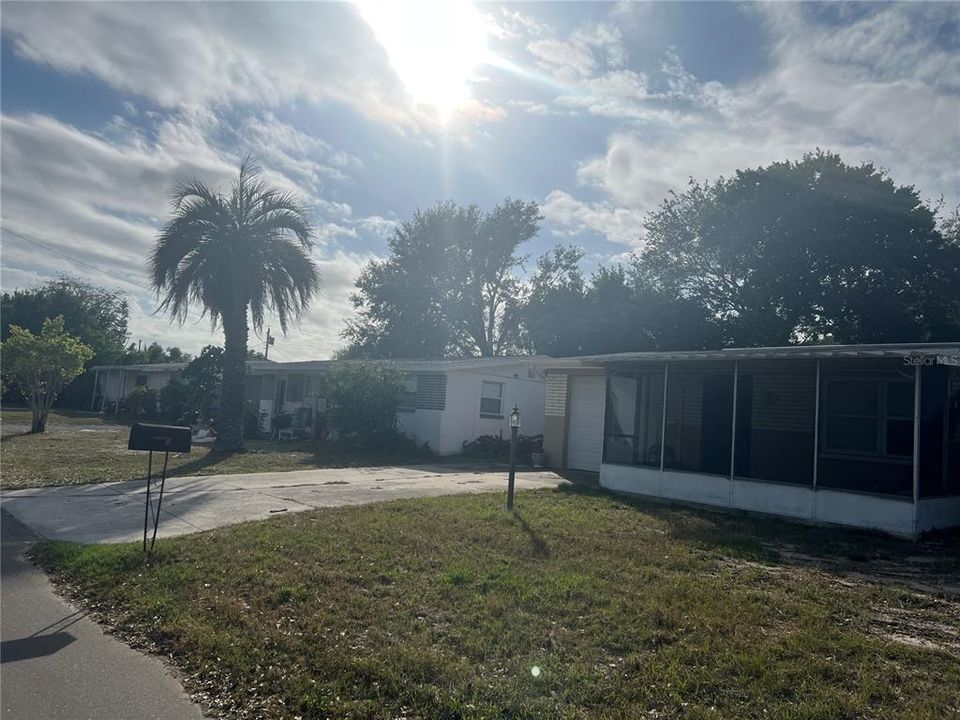 待售: $174,000 (2 贝兹, 1 浴室, 956 平方英尺)