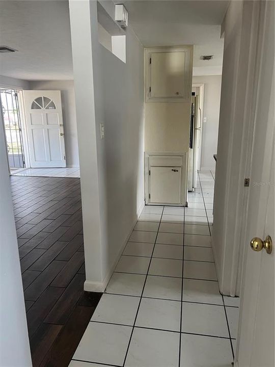 待售: $174,000 (2 贝兹, 1 浴室, 956 平方英尺)