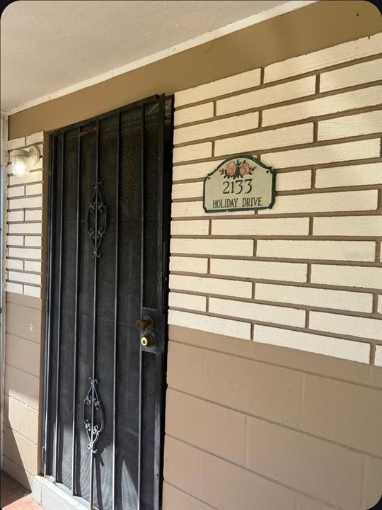 待售: $174,000 (2 贝兹, 1 浴室, 956 平方英尺)