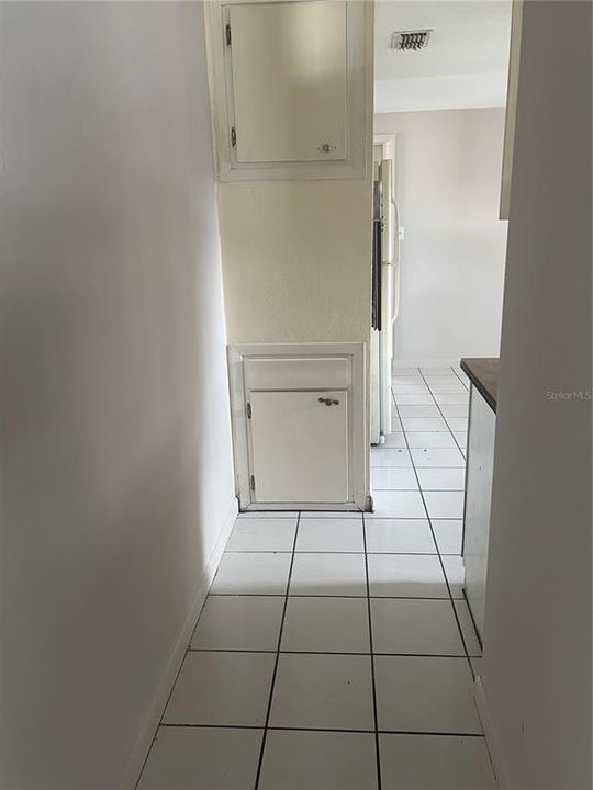 待售: $174,000 (2 贝兹, 1 浴室, 956 平方英尺)