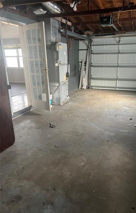 待售: $174,000 (2 贝兹, 1 浴室, 956 平方英尺)