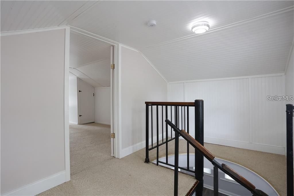 For Rent: $2,350 (2 beds, 2 baths, 1296 Square Feet)