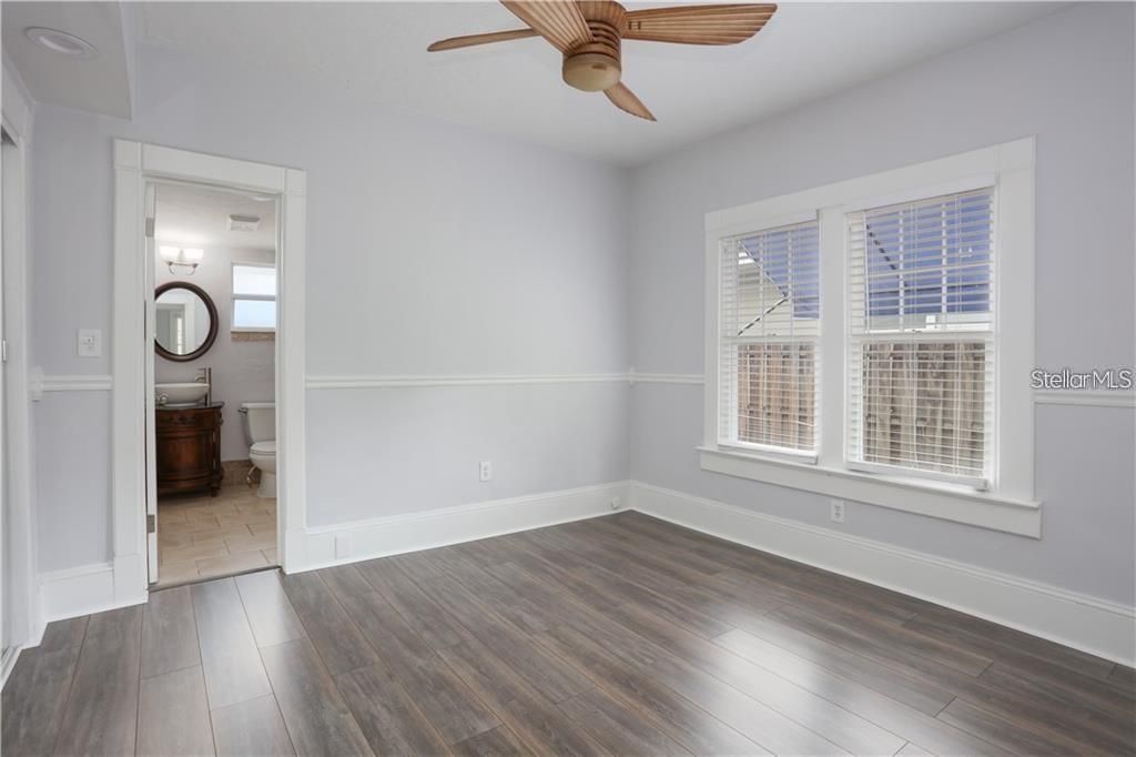 For Rent: $2,350 (2 beds, 2 baths, 1296 Square Feet)