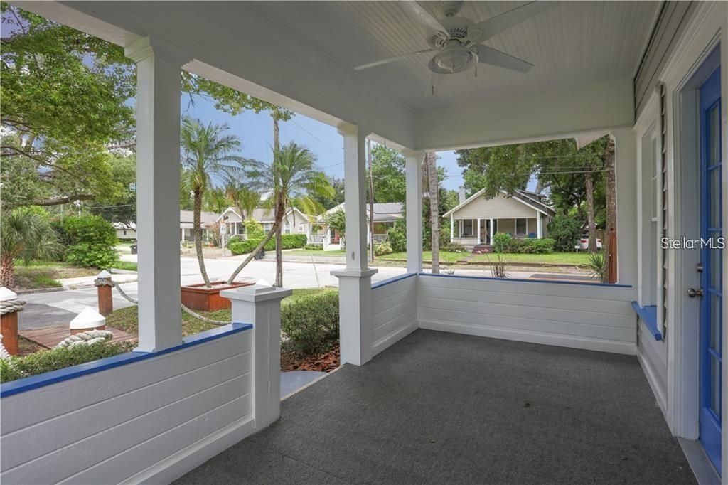 For Rent: $2,350 (2 beds, 2 baths, 1296 Square Feet)