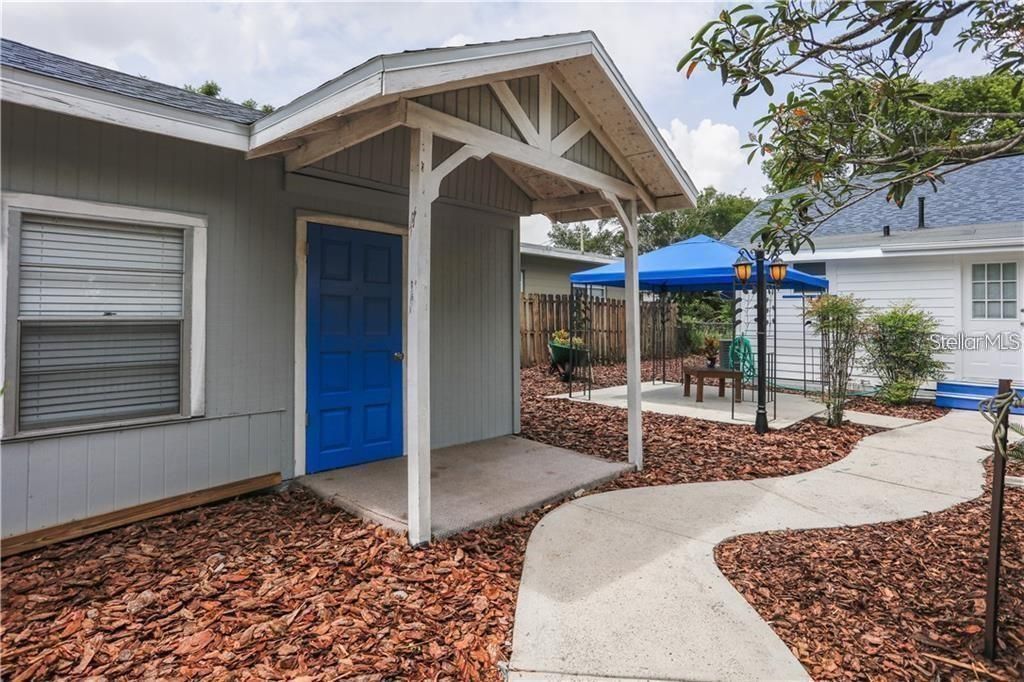 For Rent: $2,350 (2 beds, 2 baths, 1296 Square Feet)