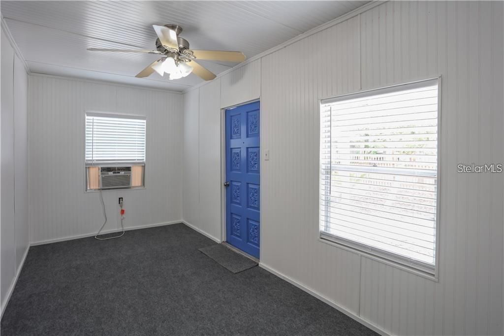 For Rent: $2,350 (2 beds, 2 baths, 1296 Square Feet)