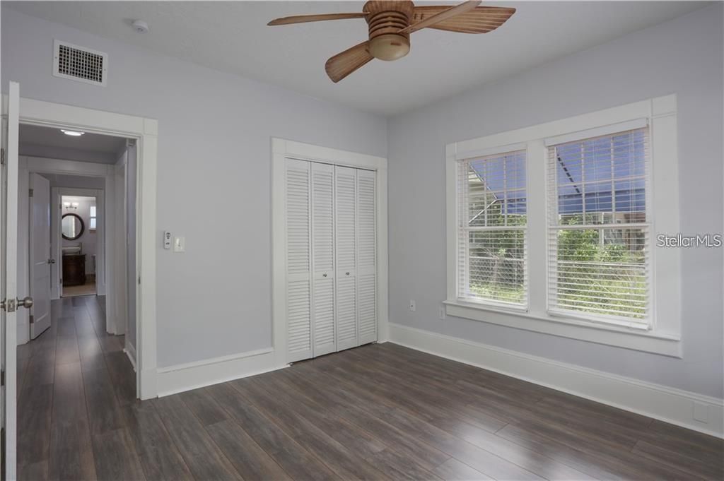 For Rent: $2,350 (2 beds, 2 baths, 1296 Square Feet)