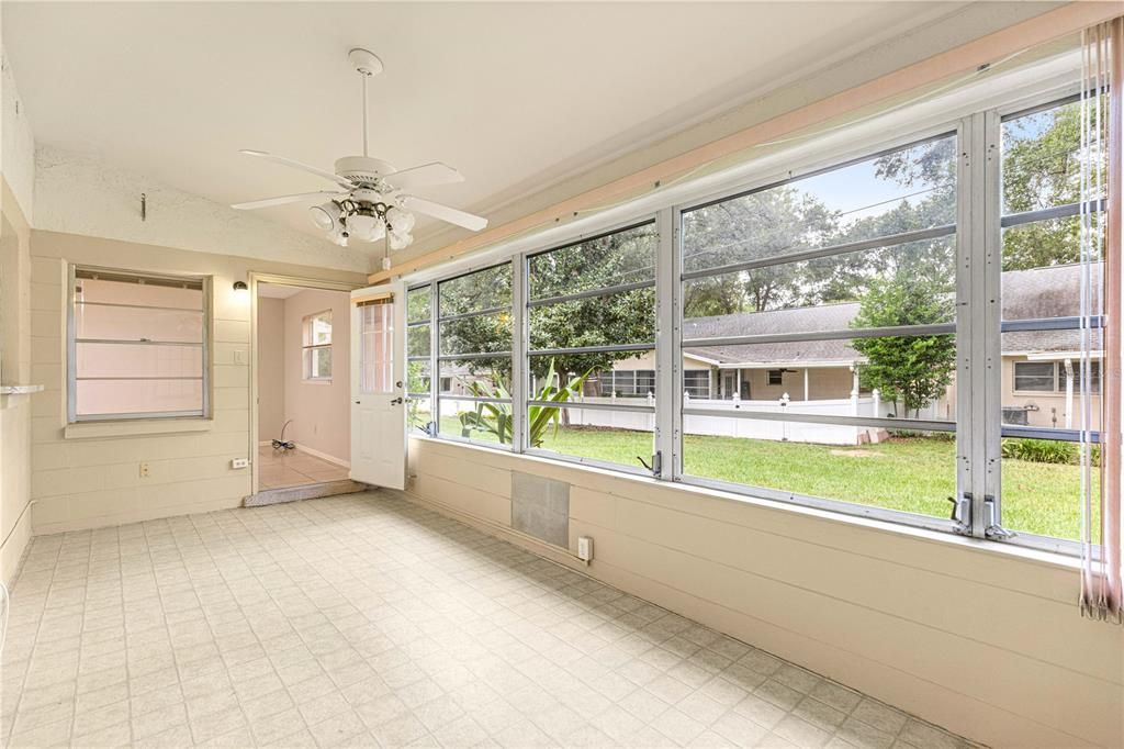 出租: $1,750 (2 贝兹, 2 浴室, 1589 平方英尺)