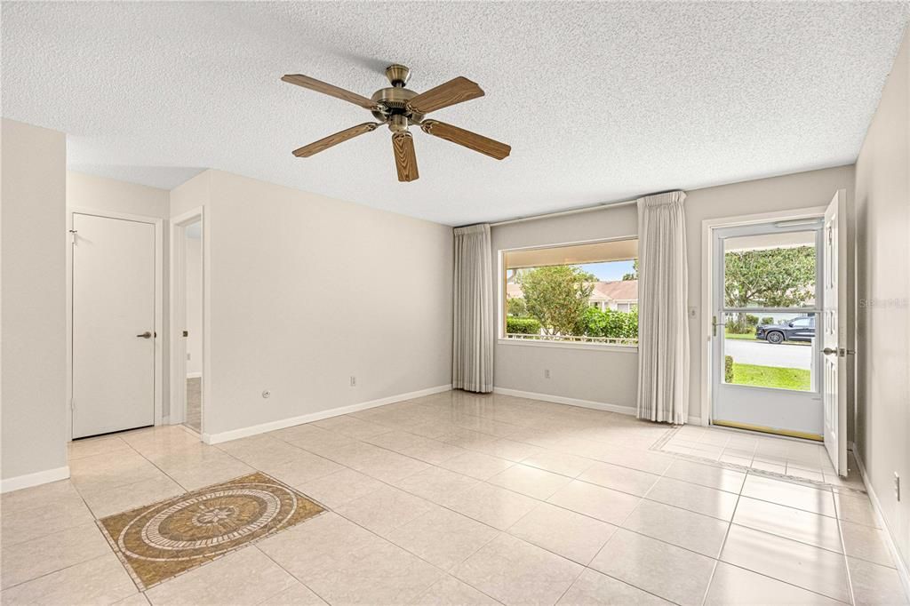 出租: $1,750 (2 贝兹, 2 浴室, 1589 平方英尺)