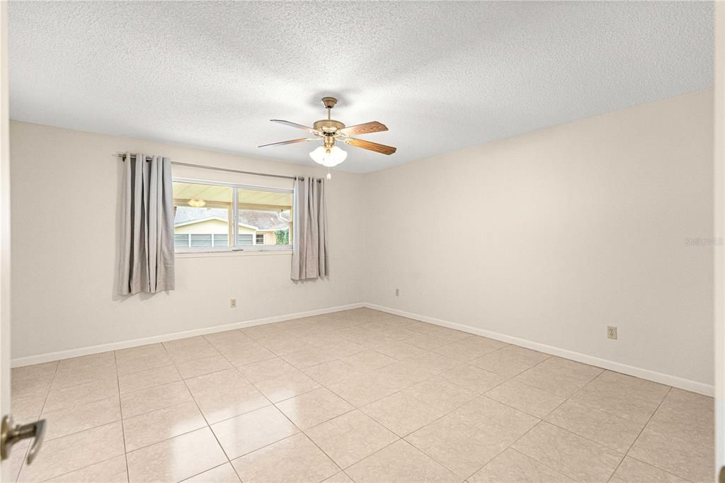 出租: $1,750 (2 贝兹, 2 浴室, 1589 平方英尺)