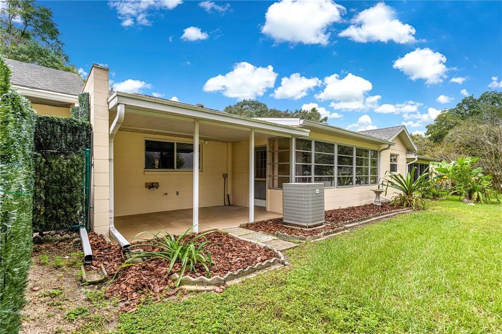 出租: $1,750 (2 贝兹, 2 浴室, 1589 平方英尺)