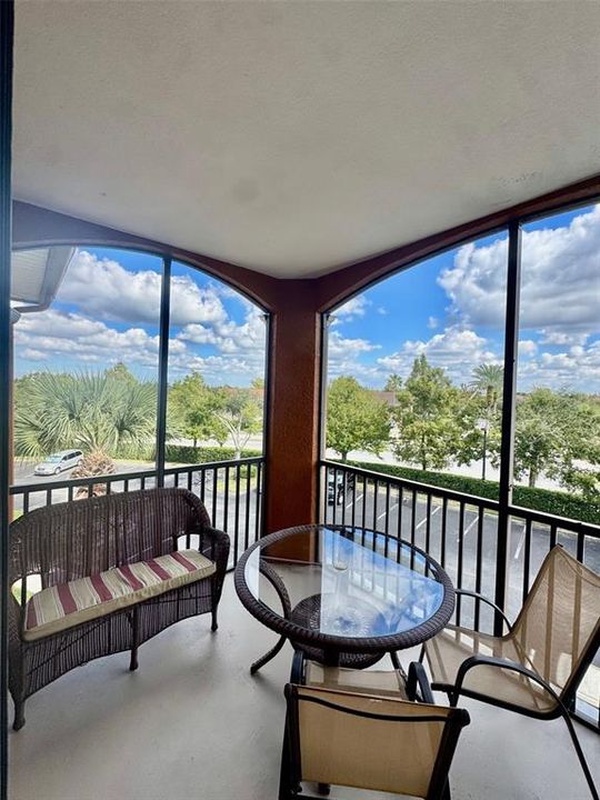 For Sale: $350,000 (3 beds, 2 baths, 1389 Square Feet)