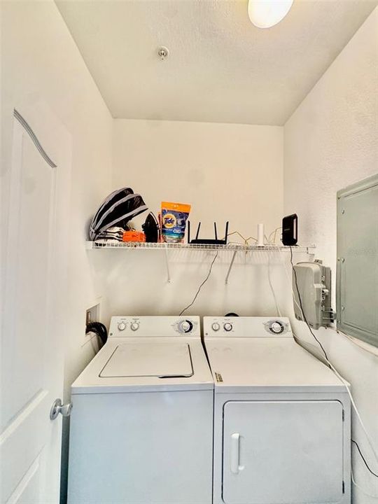 For Sale: $350,000 (3 beds, 2 baths, 1389 Square Feet)