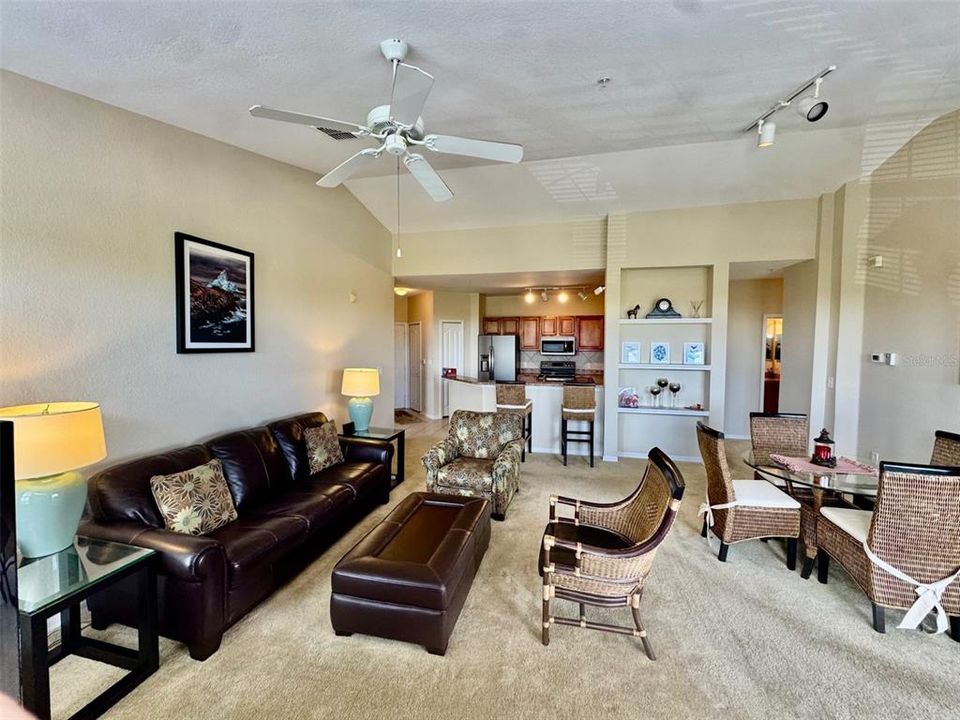 For Sale: $350,000 (3 beds, 2 baths, 1389 Square Feet)