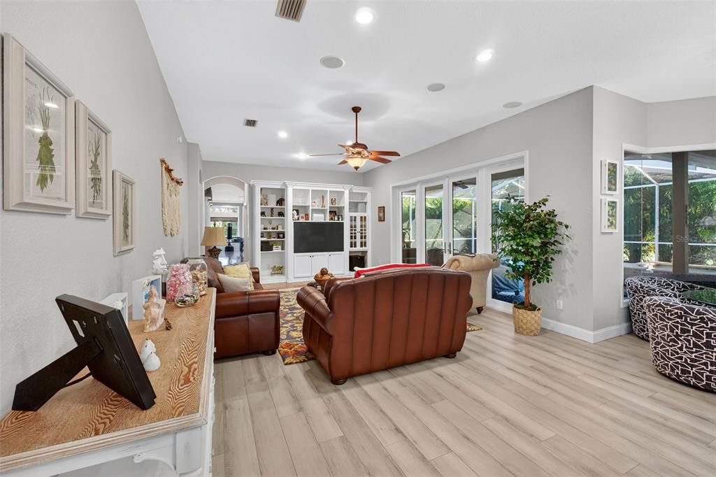 待售: $900,000 (4 贝兹, 3 浴室, 3764 平方英尺)