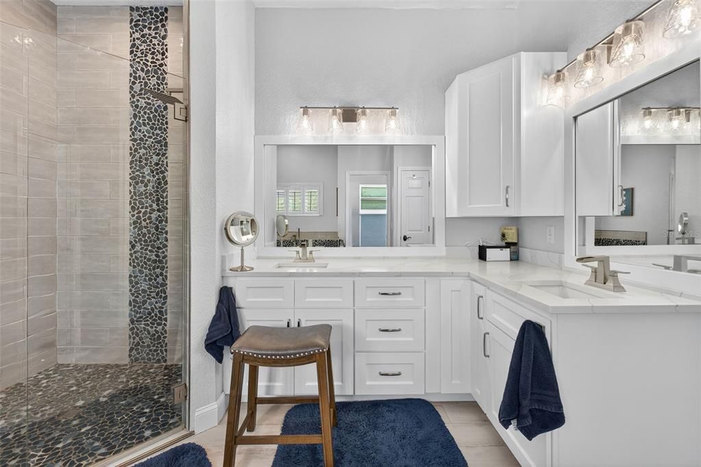 待售: $900,000 (4 贝兹, 3 浴室, 3764 平方英尺)