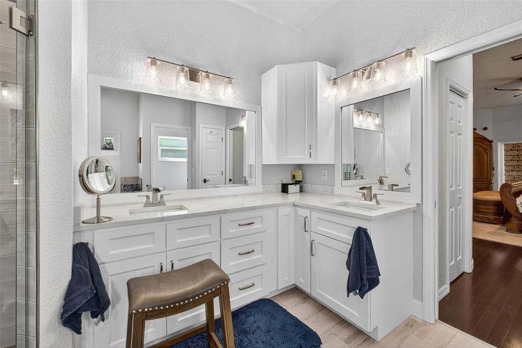 待售: $900,000 (4 贝兹, 3 浴室, 3764 平方英尺)