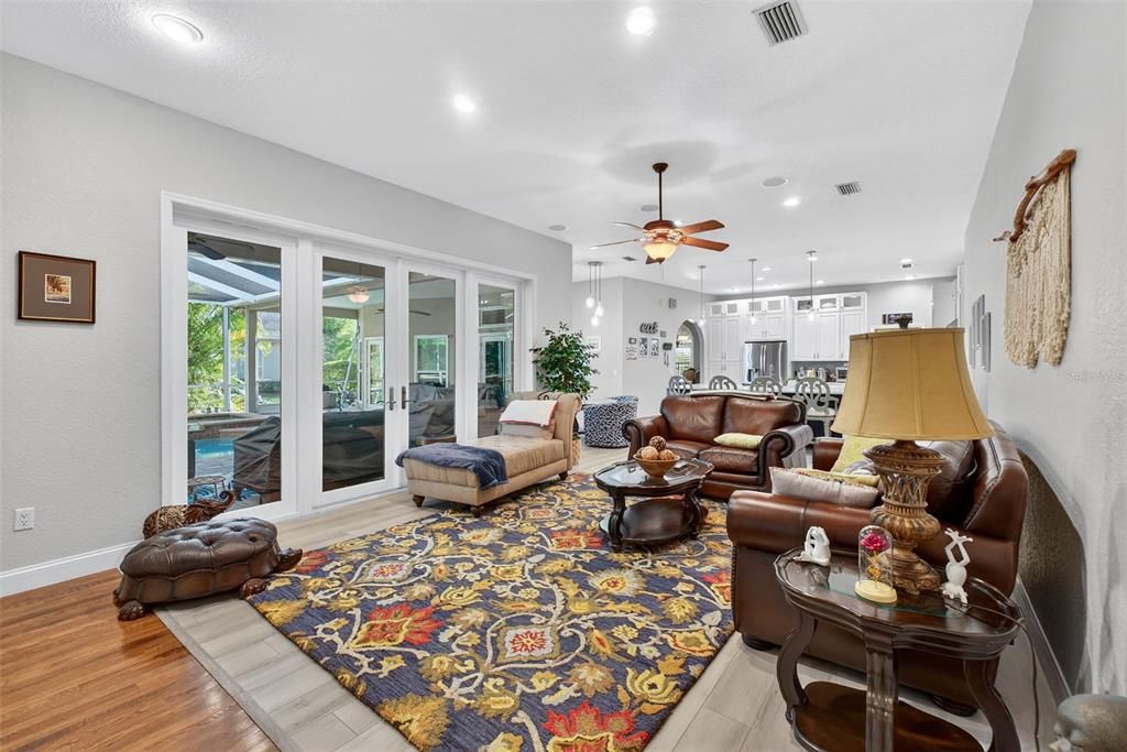 待售: $900,000 (4 贝兹, 3 浴室, 3764 平方英尺)