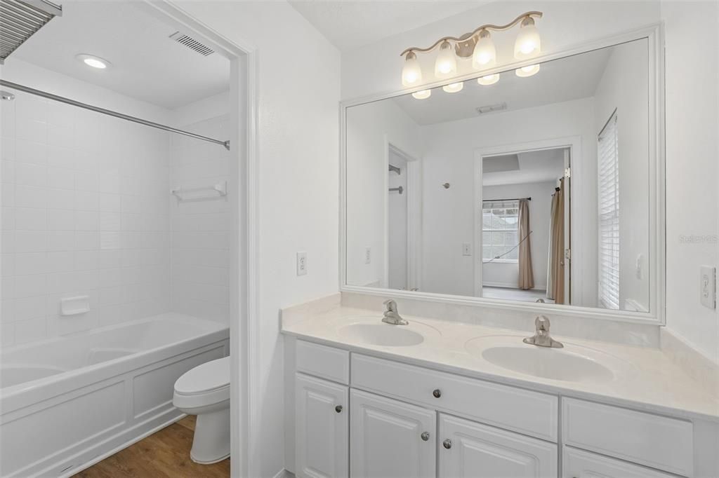 For Sale: $698,000 (3 beds, 2 baths, 1644 Square Feet)