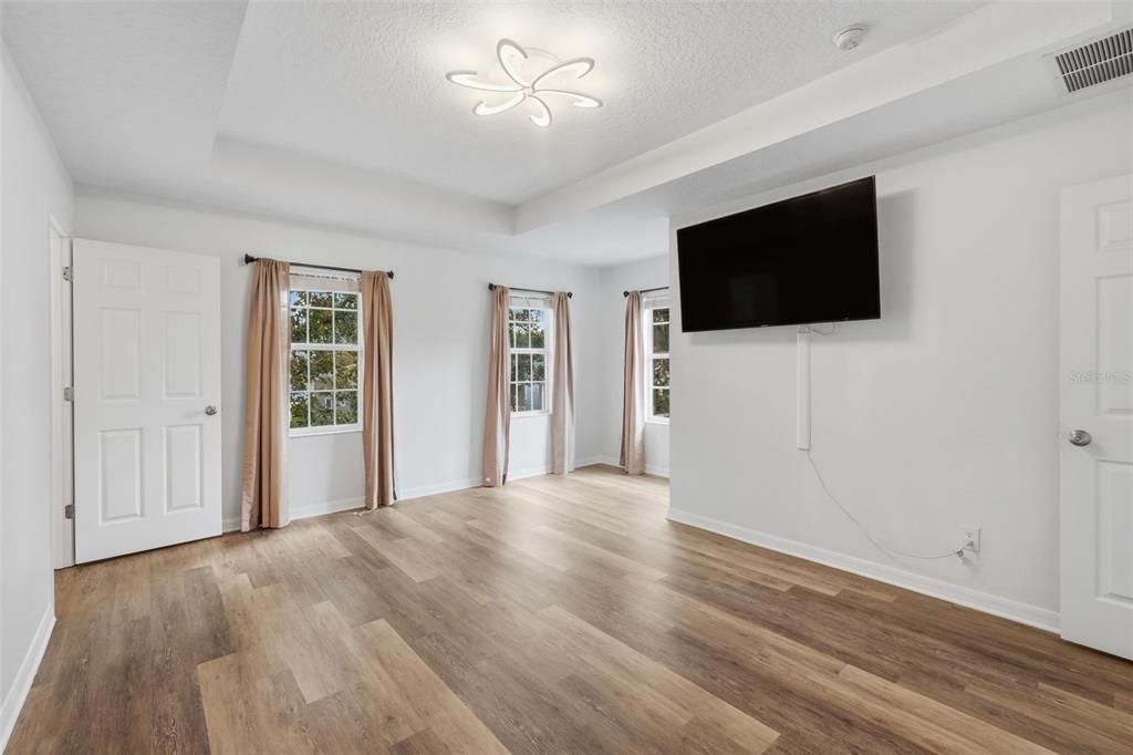 For Sale: $698,000 (3 beds, 2 baths, 1644 Square Feet)