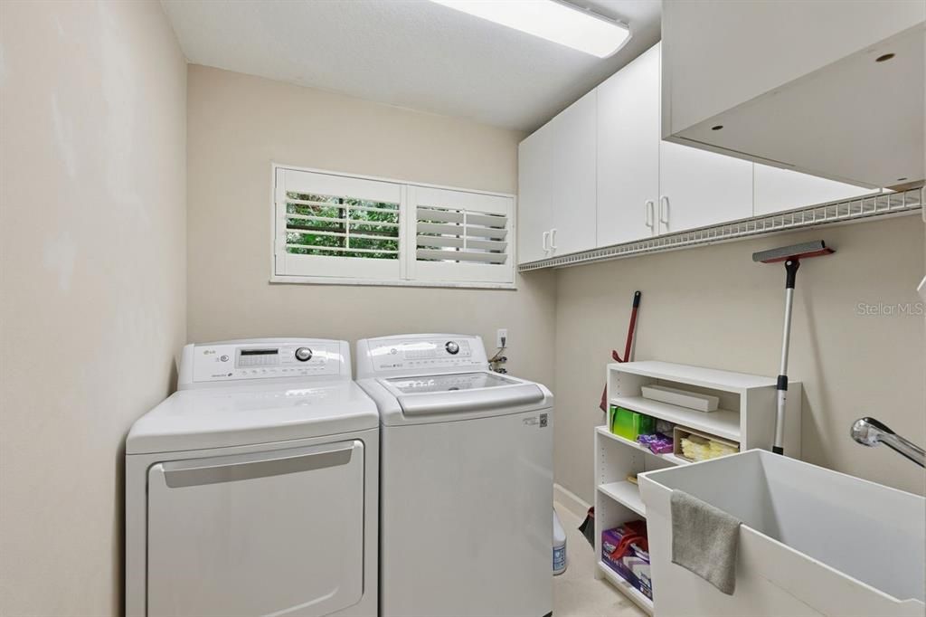 For Sale: $695,000 (4 beds, 3 baths, 2510 Square Feet)