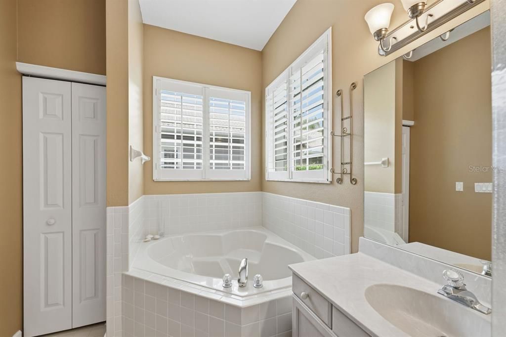 For Sale: $695,000 (4 beds, 3 baths, 2510 Square Feet)