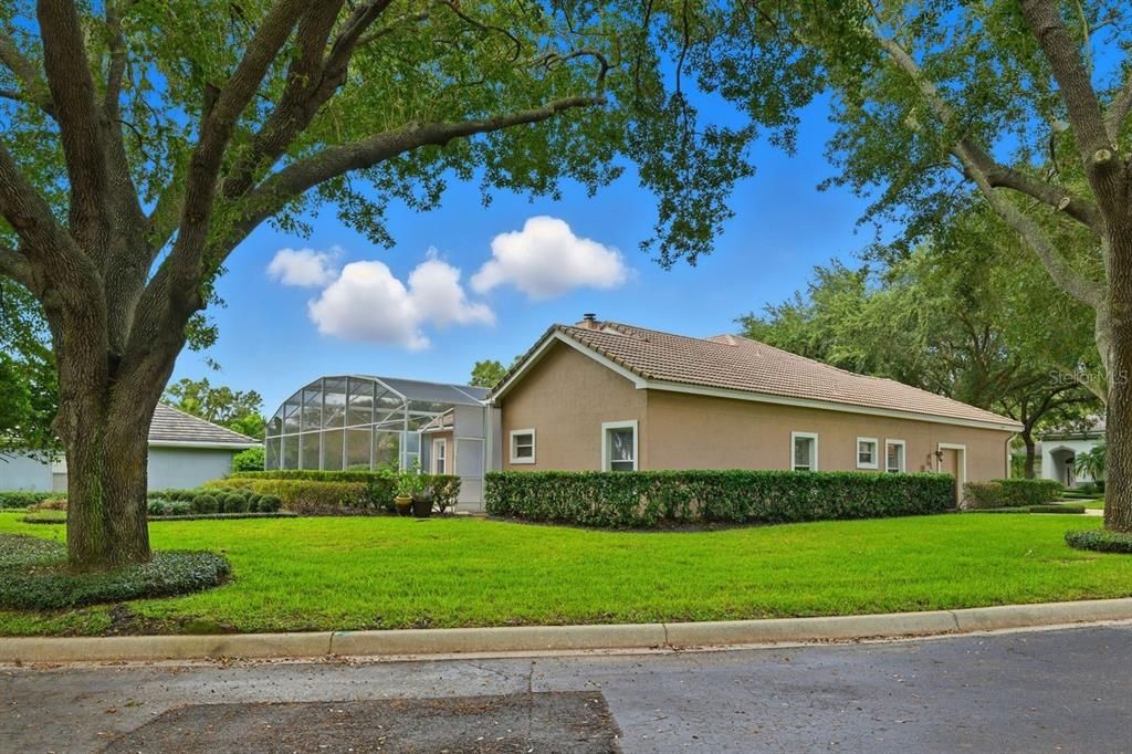 For Sale: $695,000 (4 beds, 3 baths, 2510 Square Feet)