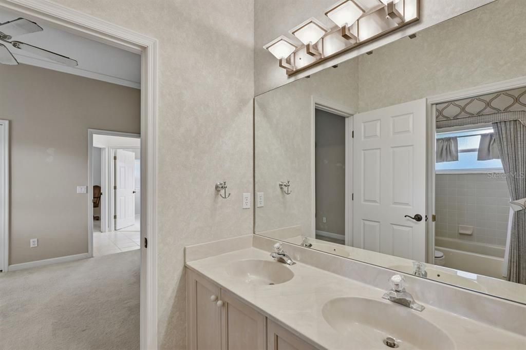 For Sale: $695,000 (4 beds, 3 baths, 2510 Square Feet)