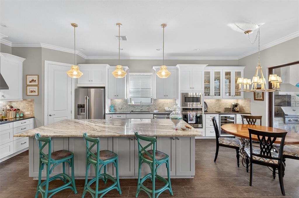 For Sale: $998,000 (3 beds, 3 baths, 2390 Square Feet)