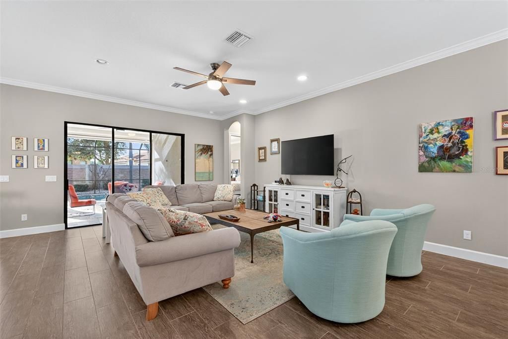 For Sale: $998,000 (3 beds, 3 baths, 2390 Square Feet)