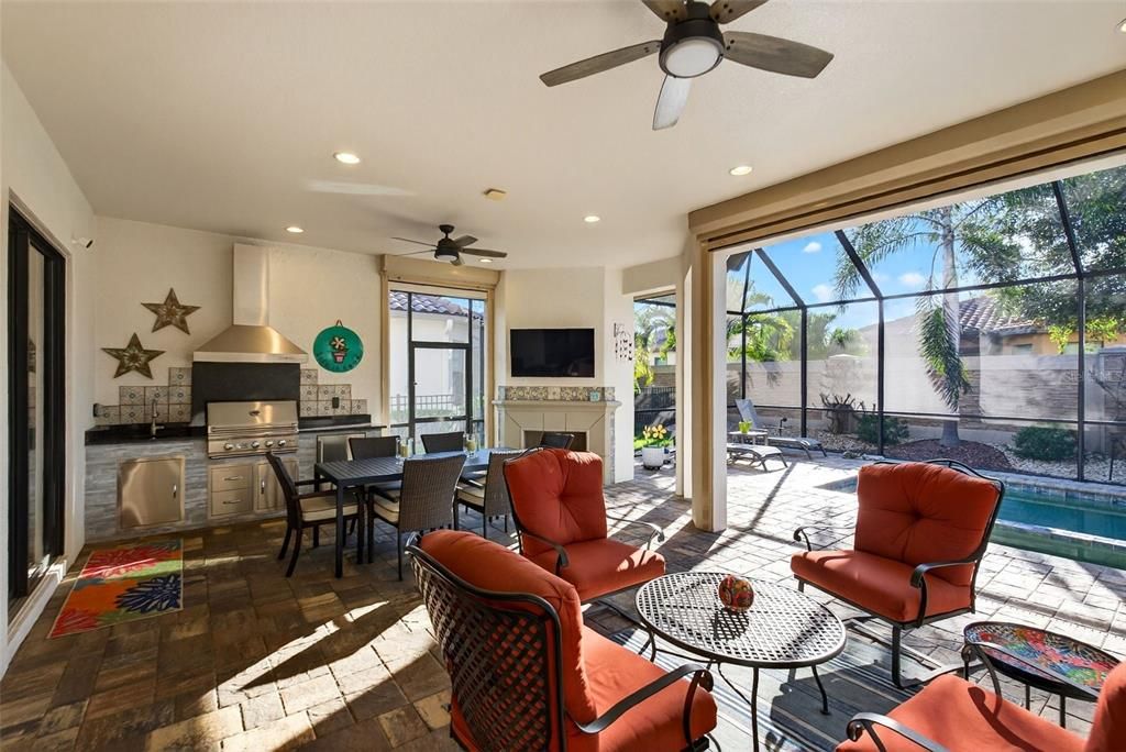 For Sale: $998,000 (3 beds, 3 baths, 2390 Square Feet)