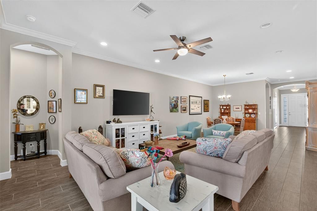 For Sale: $998,000 (3 beds, 3 baths, 2390 Square Feet)