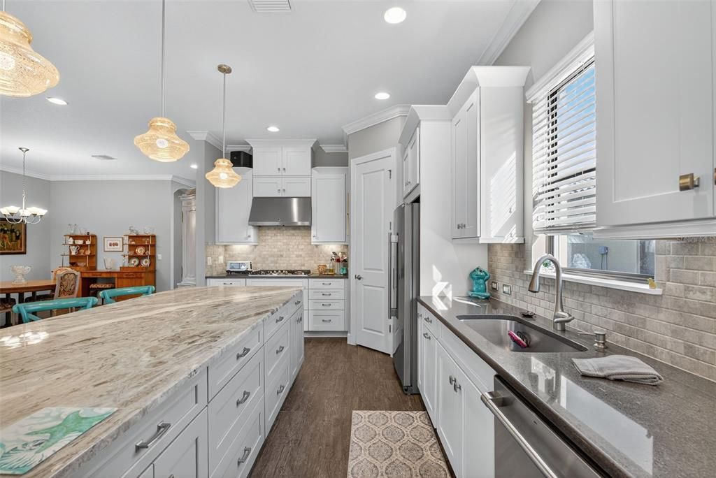 For Sale: $998,000 (3 beds, 3 baths, 2390 Square Feet)