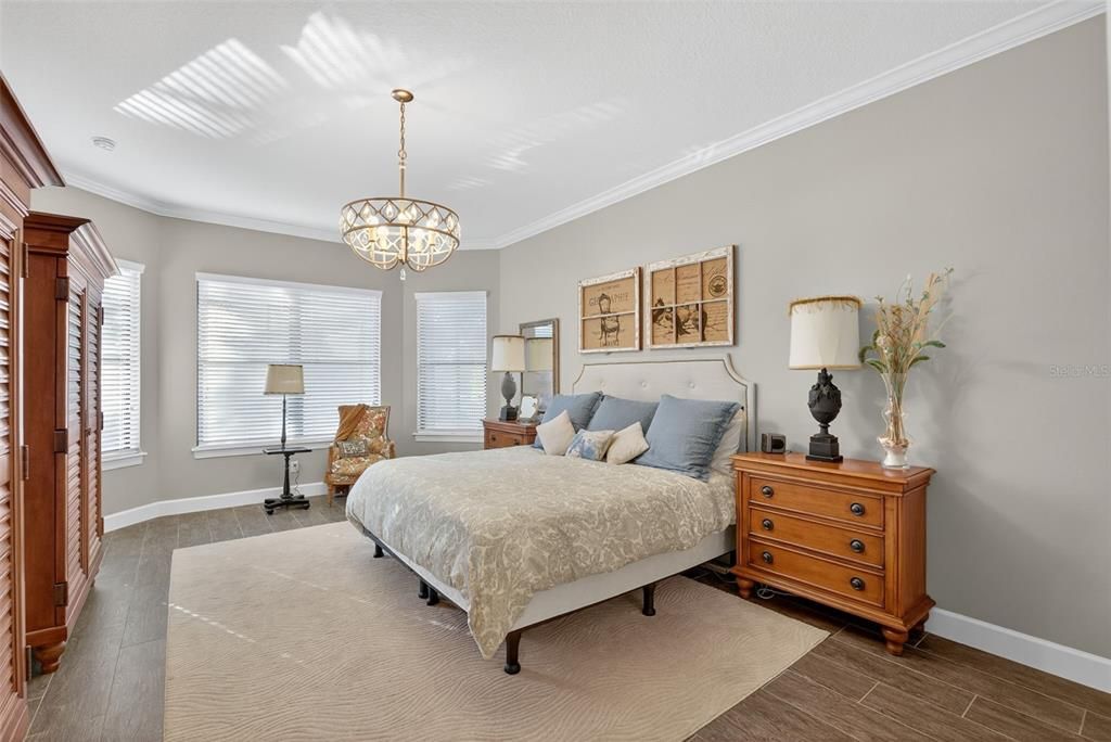 For Sale: $998,000 (3 beds, 3 baths, 2390 Square Feet)