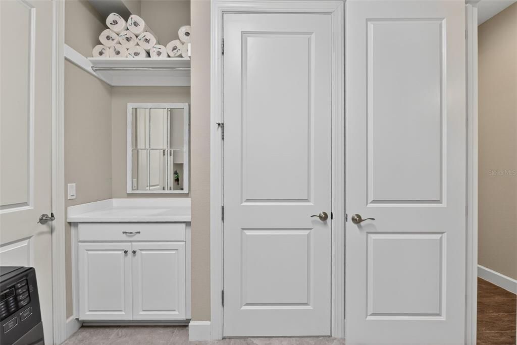 For Sale: $998,000 (3 beds, 3 baths, 2390 Square Feet)