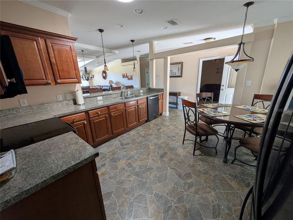 En Renta: $1,900 (2 camas, 2 baños, 1650 Pies cuadrados)