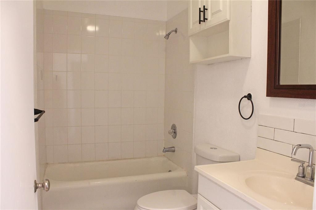 В аренду: $1,950 (3 спален, 2 ванн, 1798 Квадратных фут)