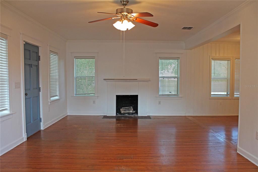 В аренду: $1,950 (3 спален, 2 ванн, 1798 Квадратных фут)