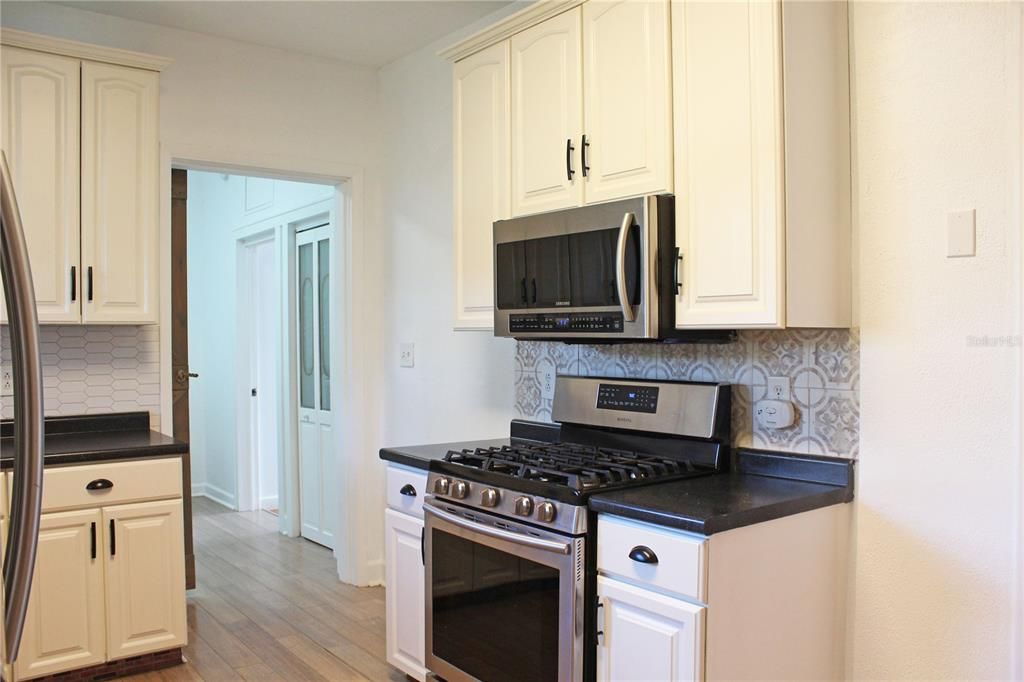 В аренду: $1,950 (3 спален, 2 ванн, 1798 Квадратных фут)