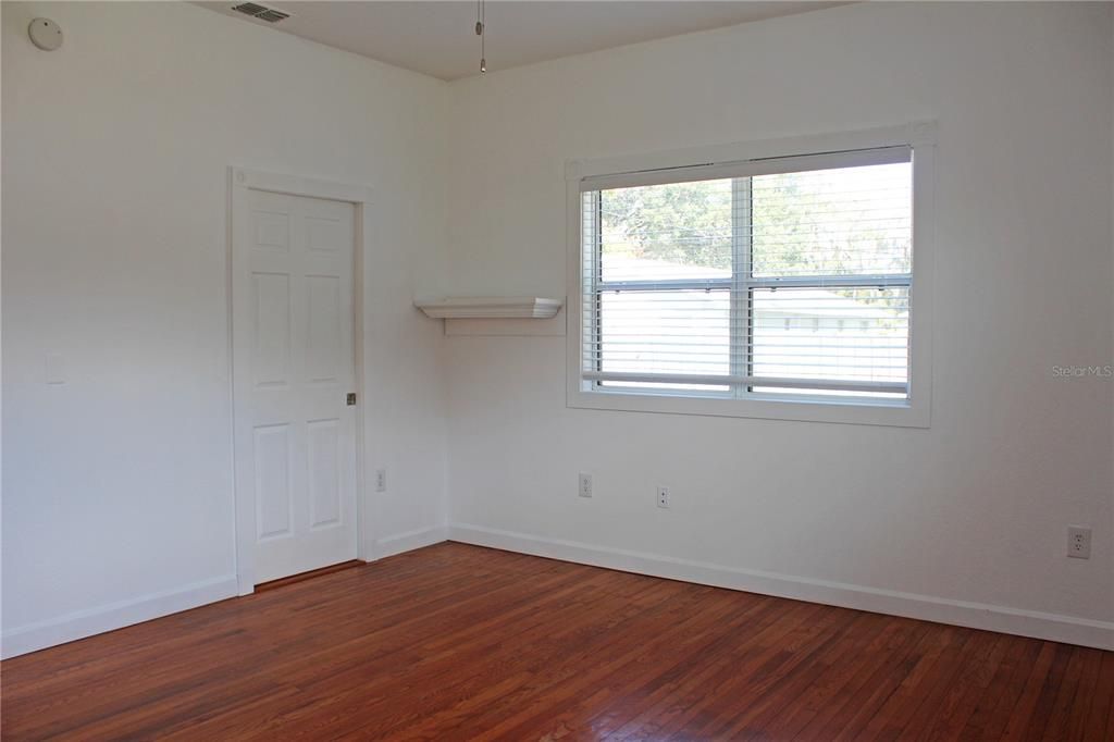 В аренду: $1,950 (3 спален, 2 ванн, 1798 Квадратных фут)