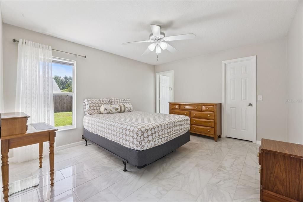 待售: $289,900 (3 贝兹, 2 浴室, 1224 平方英尺)