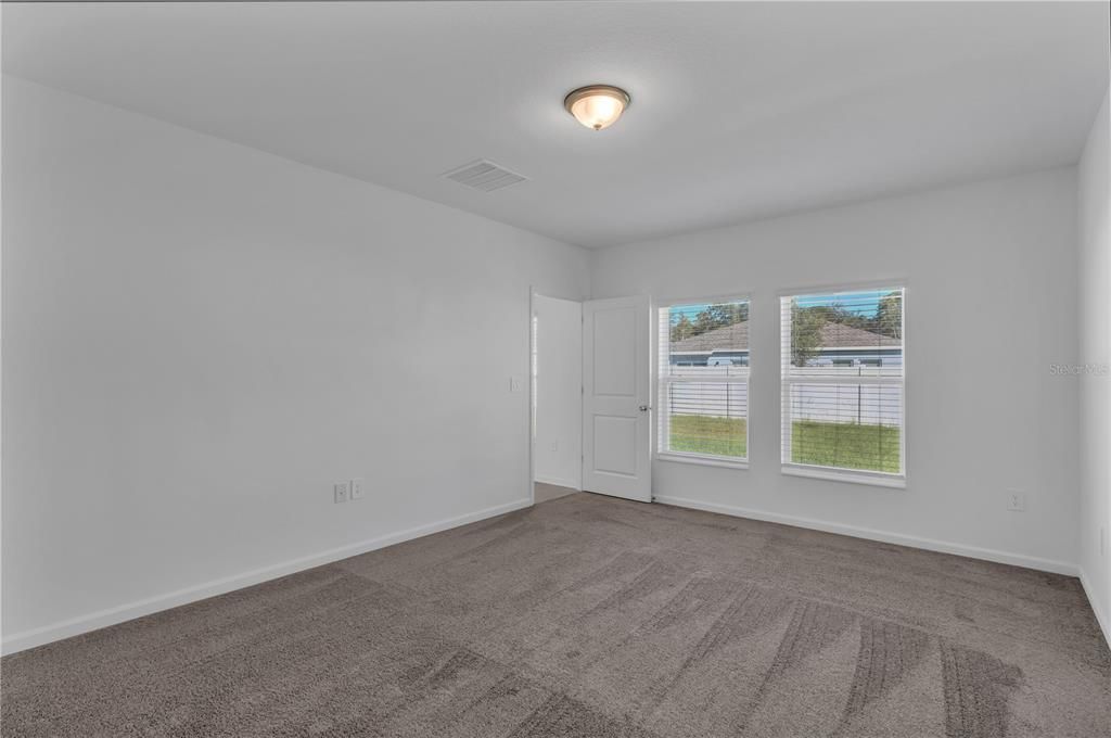 For Sale: $396,999 (4 beds, 2 baths, 1936 Square Feet)