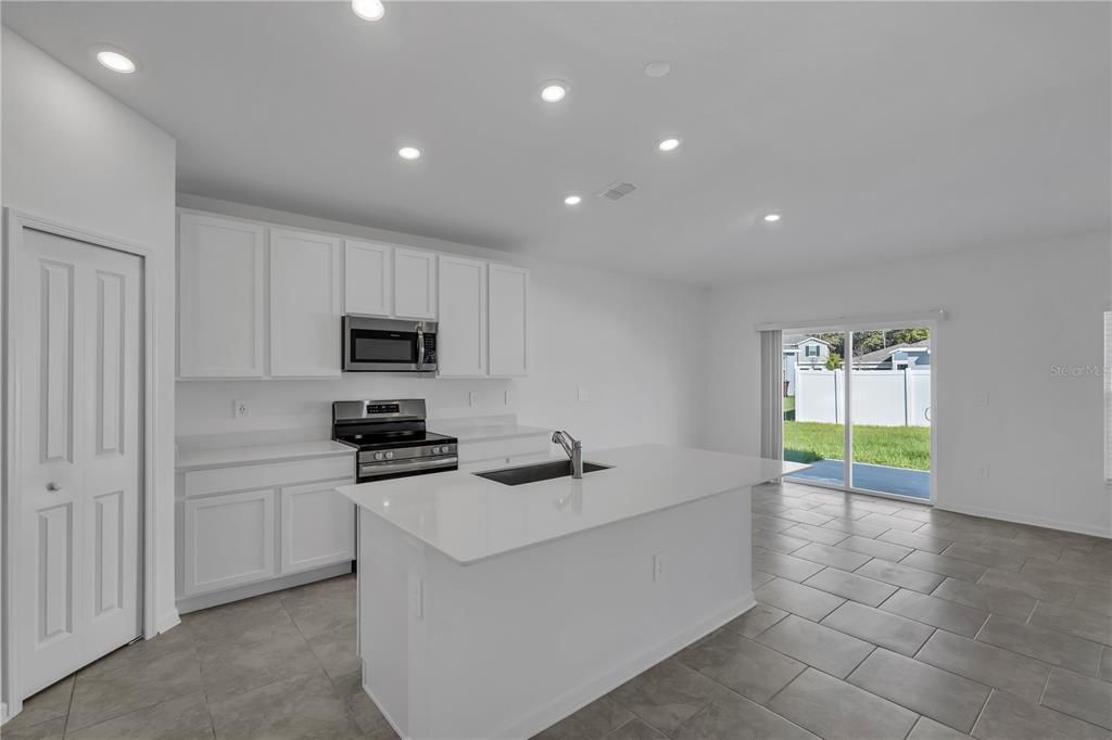 For Sale: $396,999 (4 beds, 2 baths, 1936 Square Feet)