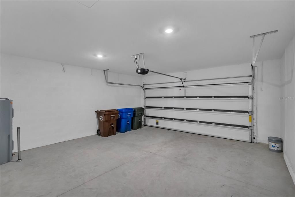 For Sale: $396,999 (4 beds, 2 baths, 1936 Square Feet)